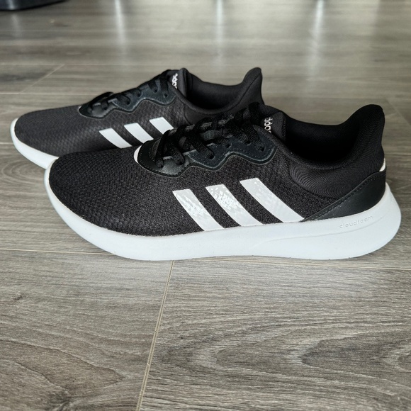 Adidas QT Racer 3.0 Shoes - W9 - Picture 1 of 11